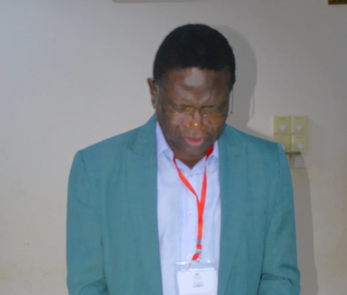 Moment de réflexion et d’engagement pendant un séminaire Haggai Burkina Faso.